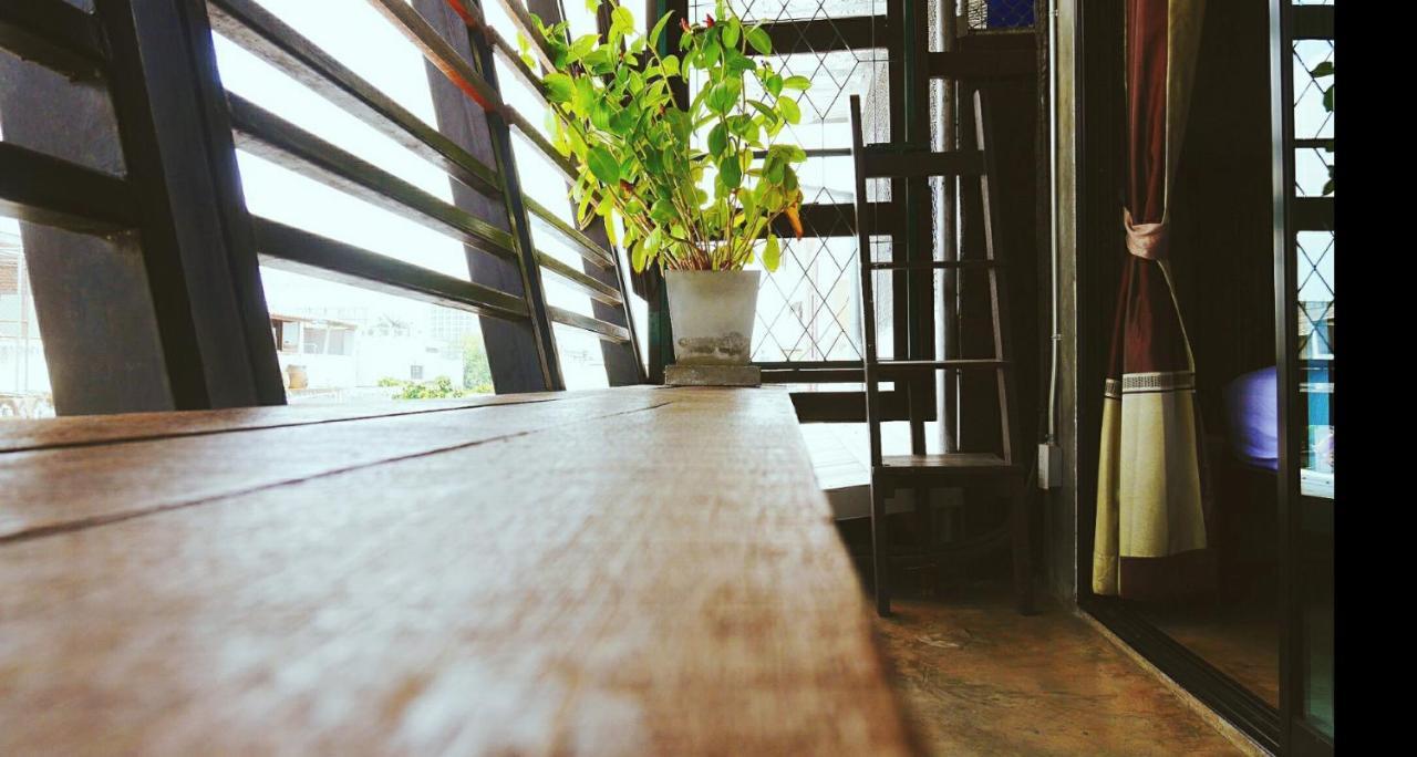 Lanna Hostel Chiang Mai Bagian luar foto