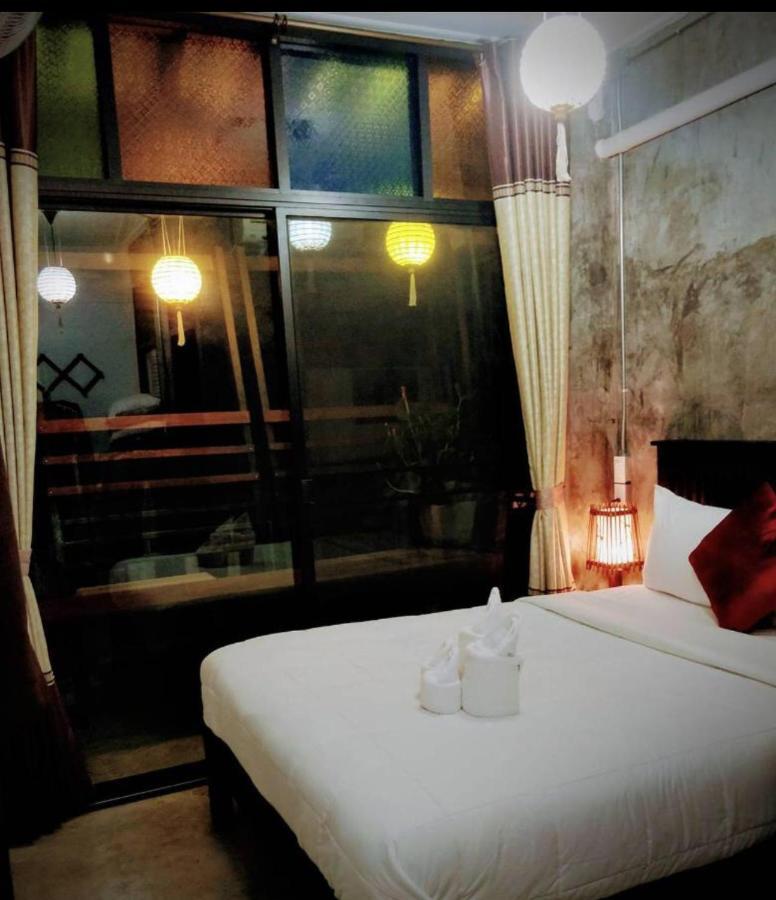 Lanna Hostel Chiang Mai Bagian luar foto