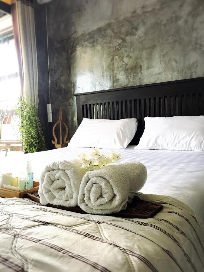 Lanna Hostel Chiang Mai Bagian luar foto