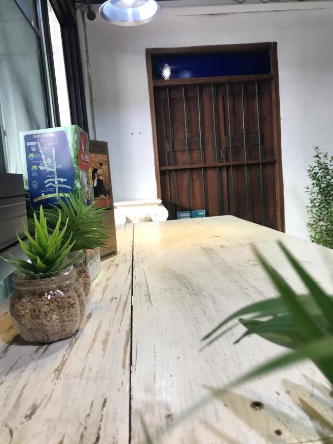 Lanna Hostel Chiang Mai Bagian luar foto