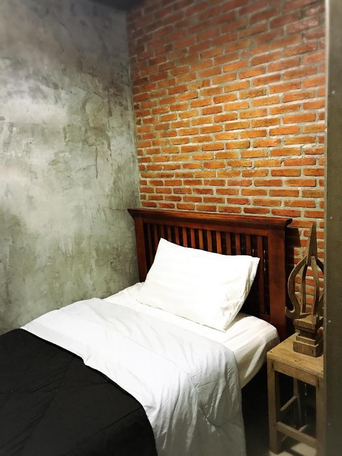 Lanna Hostel Chiang Mai Bagian luar foto