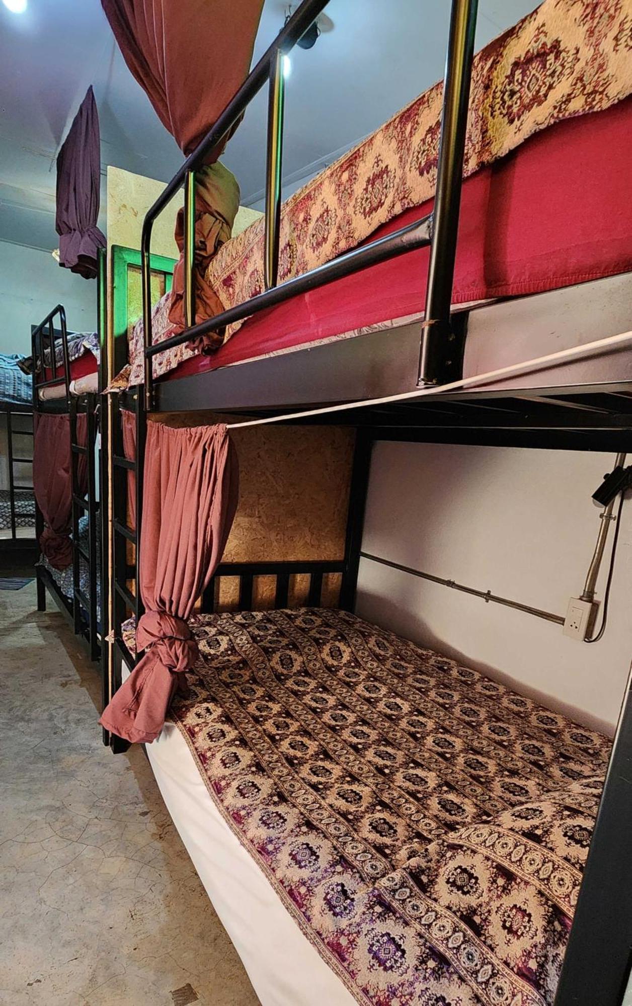 Lanna Hostel Chiang Mai Bagian luar foto