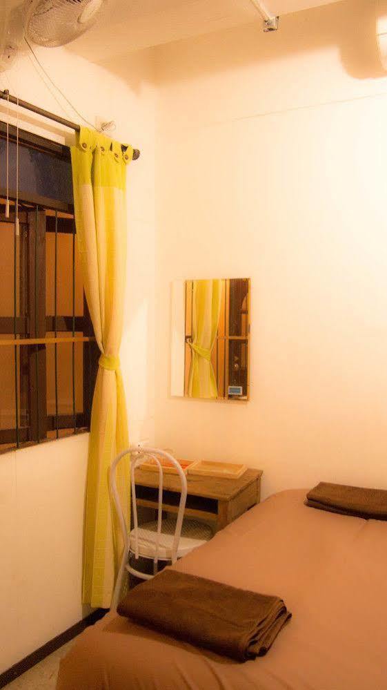 Lanna Hostel Chiang Mai Bagian luar foto