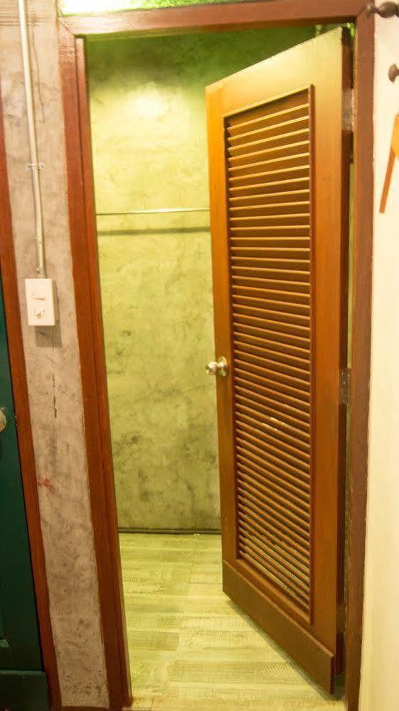 Lanna Hostel Chiang Mai Bagian luar foto