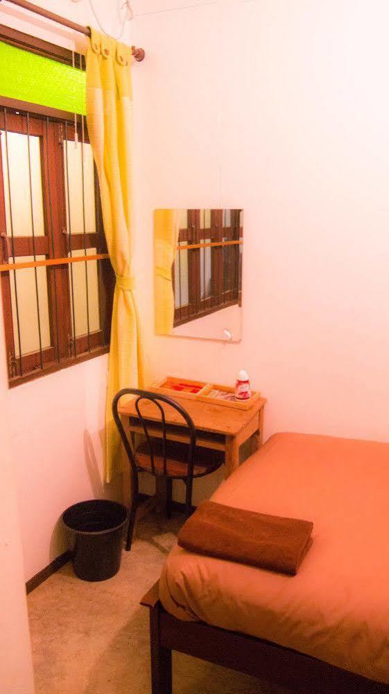 Lanna Hostel Chiang Mai Bagian luar foto