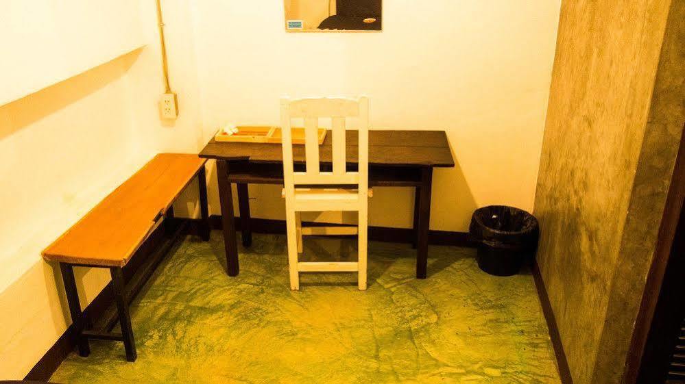 Lanna Hostel Chiang Mai Bagian luar foto