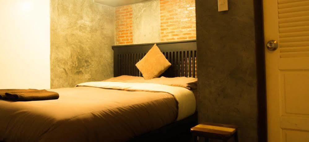 Lanna Hostel Chiang Mai Bagian luar foto