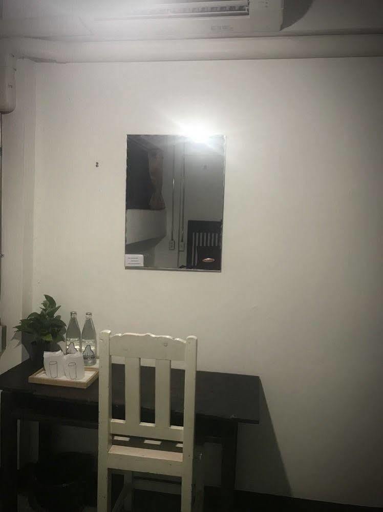 Lanna Hostel Chiang Mai Bagian luar foto