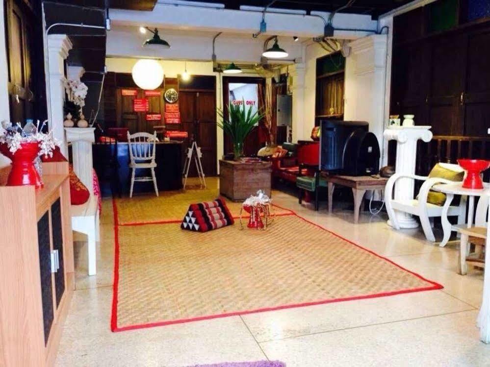 Lanna Hostel Chiang Mai Bagian luar foto