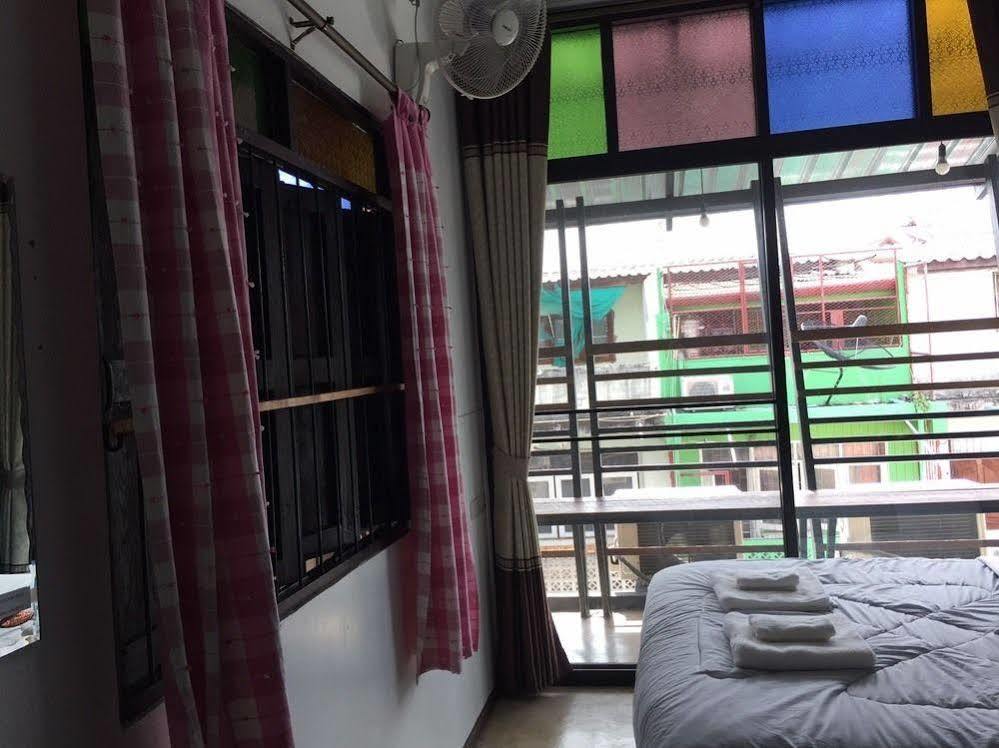 Lanna Hostel Chiang Mai Bagian luar foto