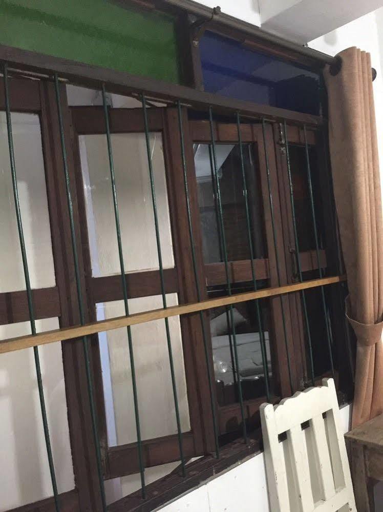 Lanna Hostel Chiang Mai Bagian luar foto