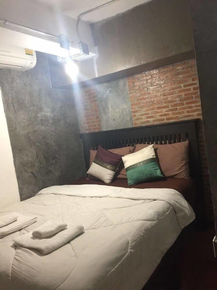 Lanna Hostel Chiang Mai Bagian luar foto
